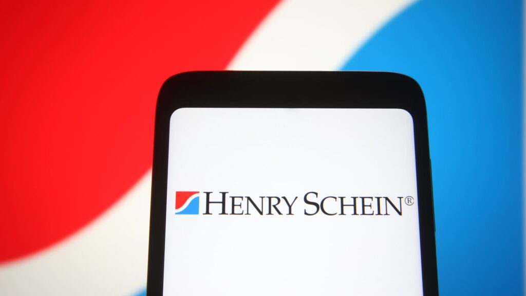 Activist Ananym calls for cost cuts at Henry Schein. What to expect