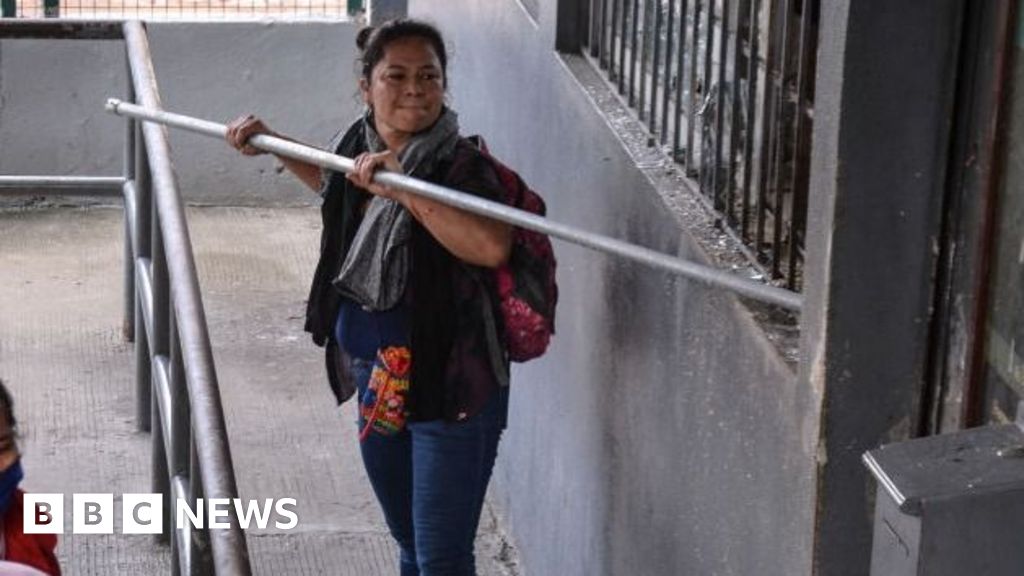 Mexico: Relatives of inmates attempt to break into prison