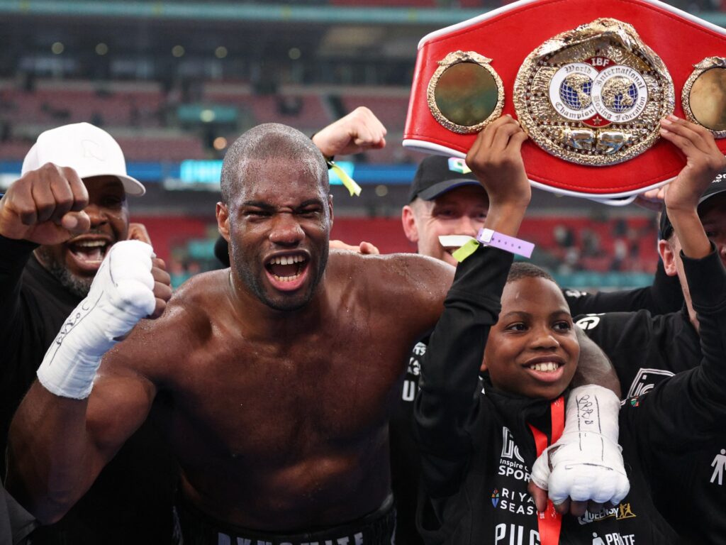 Dubois to defend world heavyweight title against Parker in Saudi Arabia | Boxing News