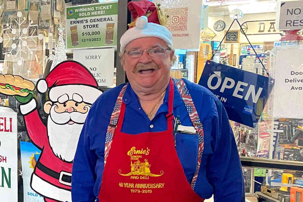 Gas Station Santa Gives Holiday Gift to His Customers: Lower Prices