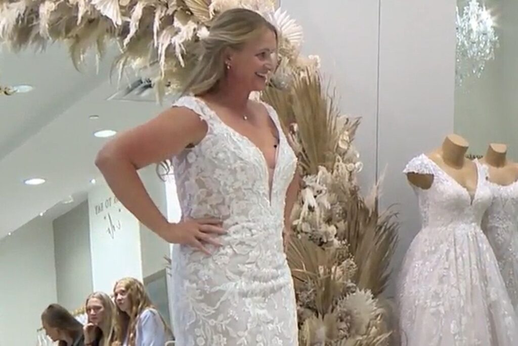 Christine Brown Shops for Wedding Dress in Exclusive ‘Sister Wives’ Clip