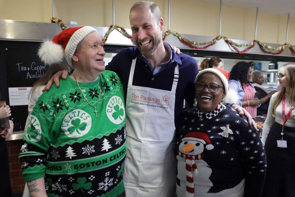 Prince William Serves Lunch at Homeless Charity in London: Photo