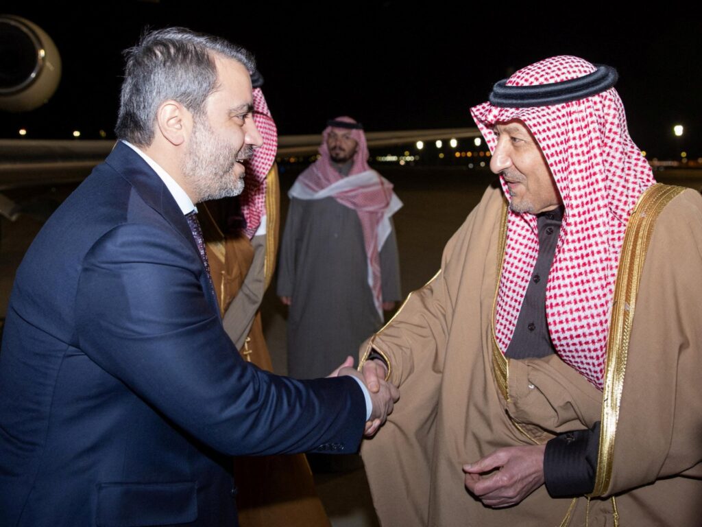 Syria FM in Saudi Arabia on maiden trip as new rulers reset regional ties | Syria’s War News