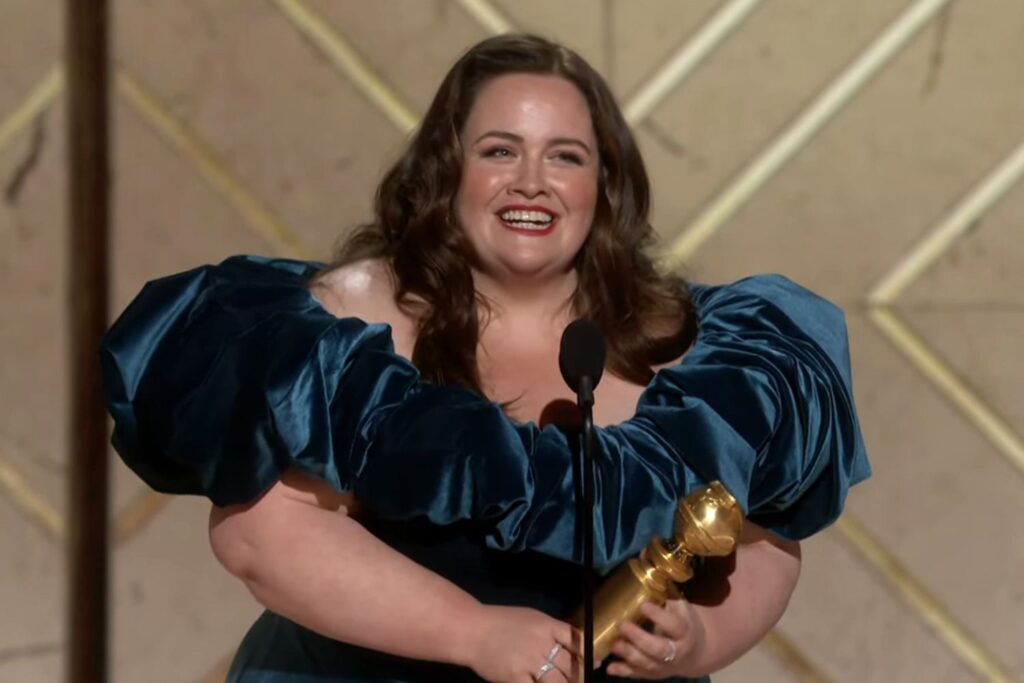 Jessica Gunning Avoided Wardrobe Malfunction While Accepting 2025 Golden Globes Win