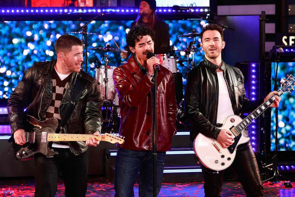 Jonas Brothers Perform ‘Camp Rock’ Song for New Year’s Rockin’ Eve