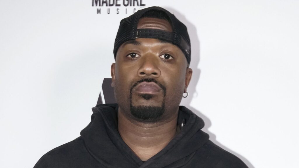 Ray J Pops Out With A New Look, Social Media Weighs In (VIDEO)