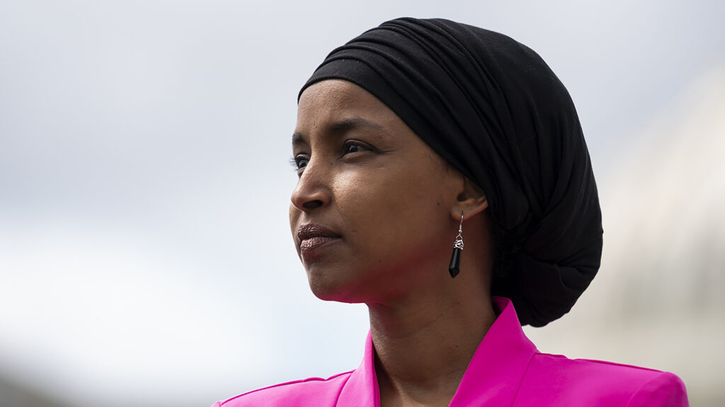 Omar: Democrats attending Trump’s inauguration ‘sends the wrong message’