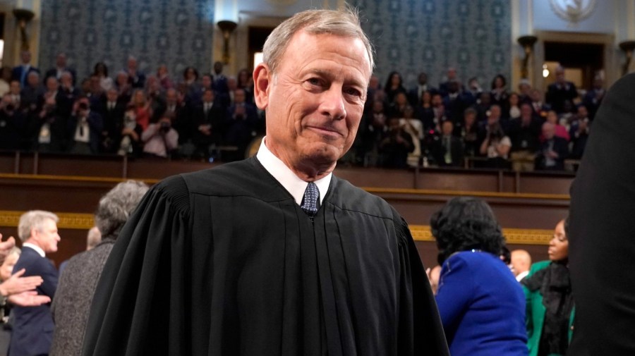 Chief Justice Roberts condemns elected officials for intimidating judges 