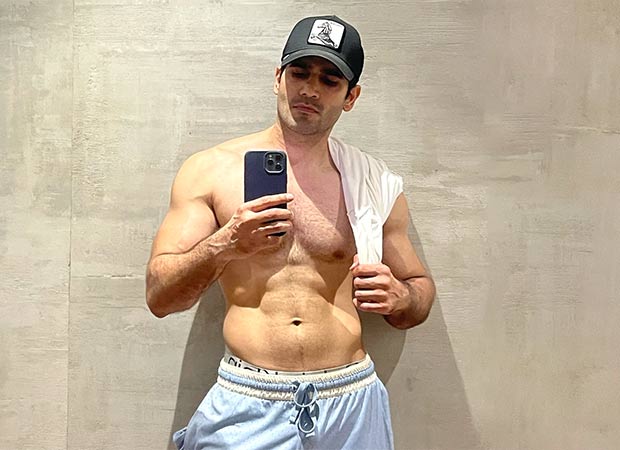 Karan Tacker’s gym grind is motivation we all need, watch videos : Bollywood News