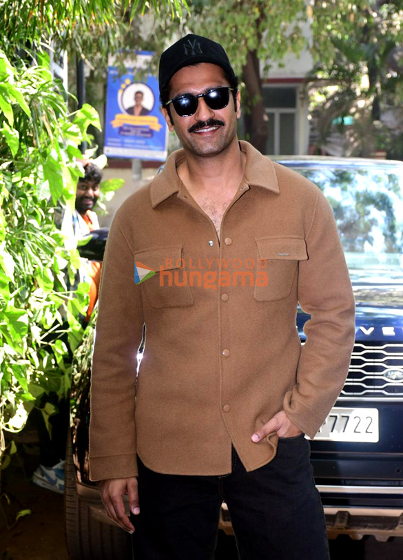 Photos: Vicky Kaushal snapped outside Krome Studio in Bandra | Parties & Events