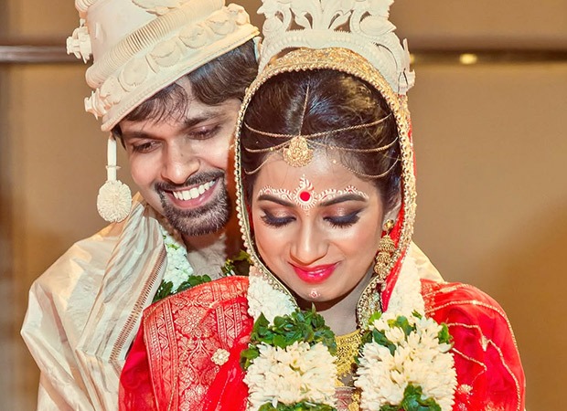 Shreya Ghoshal celebrates 10th anniversary with heartfelt post and rare wedding photos; watch 10 : Bollywood News