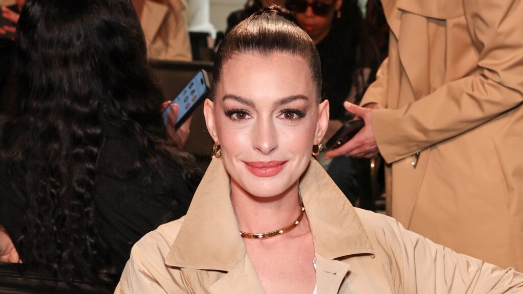 Anne Hathaway Dazzles Fans with Impossibly Ageless Look