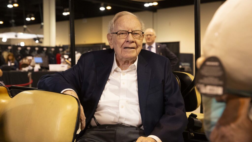 Warren Buffett’s top stock picks can now be invested with income bonus