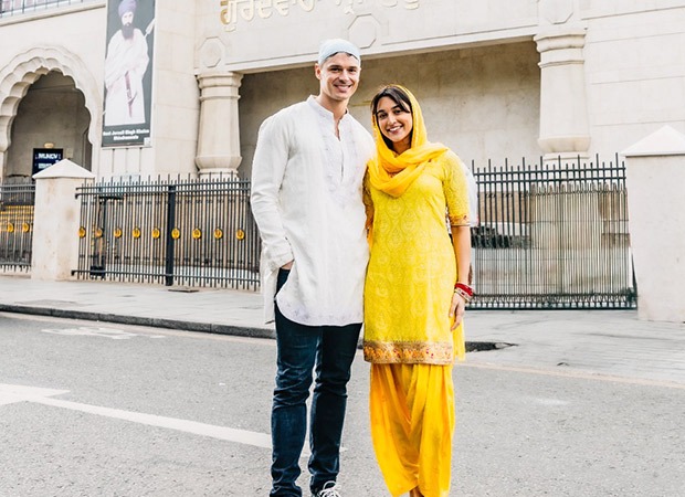 Lead pair of Come Fall in Love – The DDLJ Musical seek blessings at Southall Gurdwara ahead of UK premiere : Bollywood News