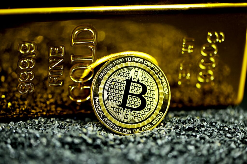 Is Bitcoin Following Gold’s Power Curve? Analyst Predicts $450,000 Target By Q4 2025