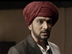 Phule – Review