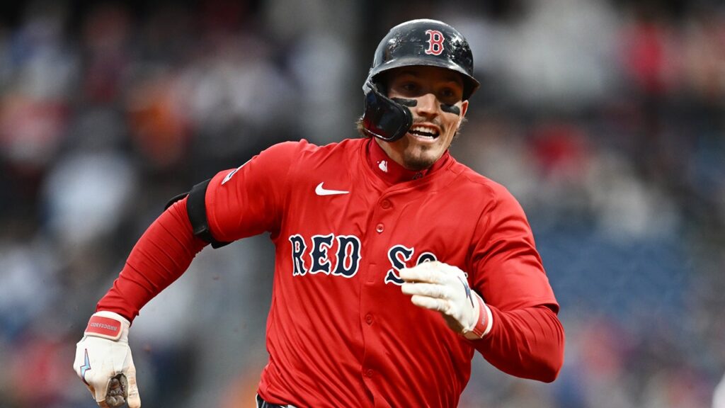 Red Sox’s Jarren Duran steals home vs Guardians