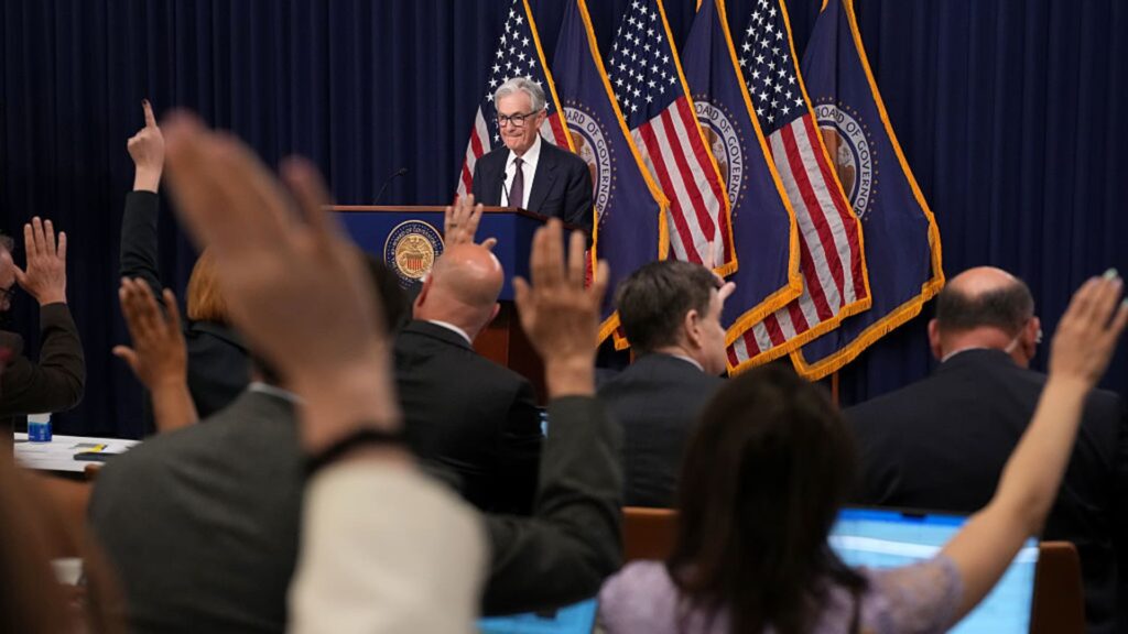 Fed holds rates, says tariffs could cause stagflation