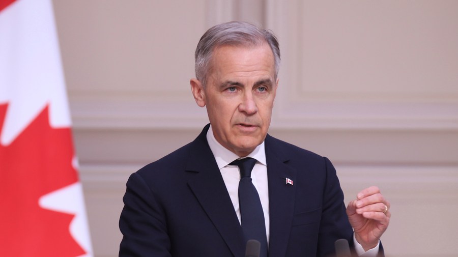 Canadian prime minister says he'll visit White House on Tuesday