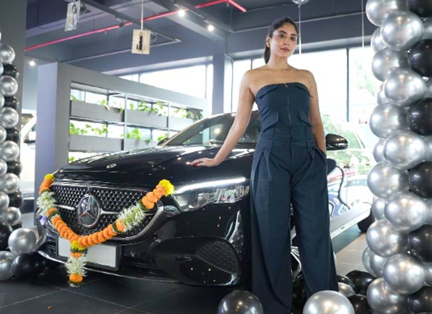 Kritika Kamra adds luxury Mercedes-Benz E-Class worth Rs. 79.50 lakh to her car collection 79 : Bollywood News