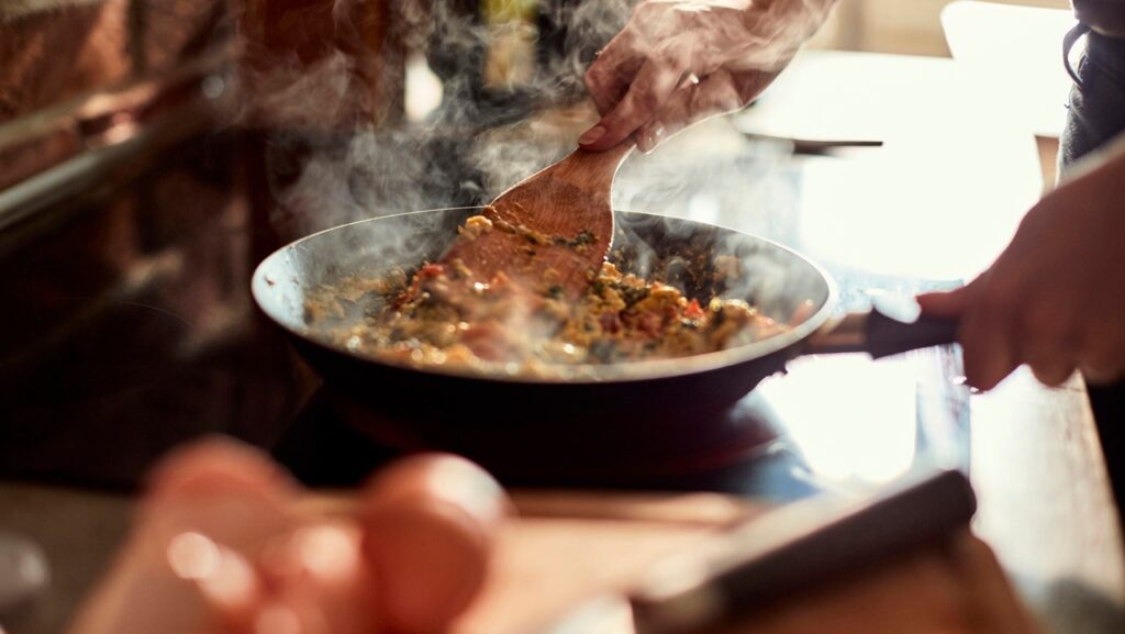 New York lawmakers propose ban on Teflon nonstick pans over health concerns