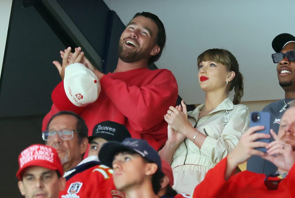 Taylor Swift Married? Singers Sets Romantic Status Straight