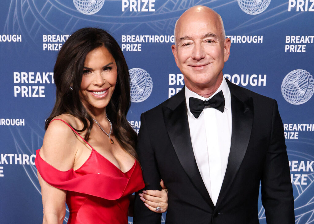 Jeff Bezos & Lauren Sánchez Secretly Got Married Already – With HUUUUUGE Prenup!
