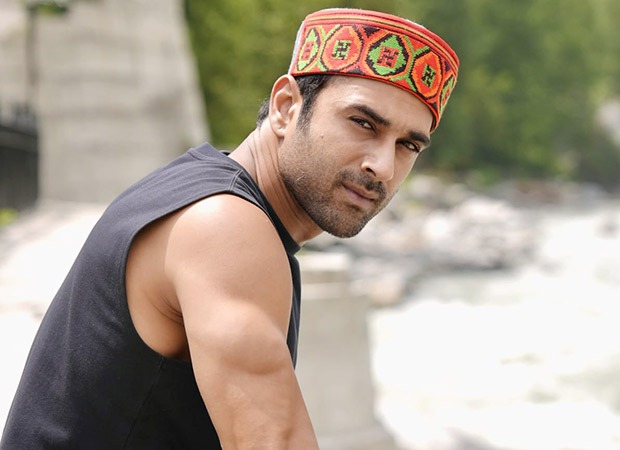 Pulkit Samrat soaks in Manali magic while shooting for Rahu Ketu; watch : Bollywood News