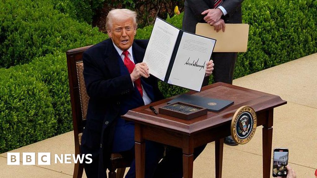 Trump delays higher import taxes on 14 countries until August